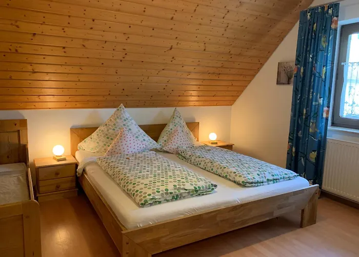 Gaestehaus Hundelbach Апартаменты Ленцкирх